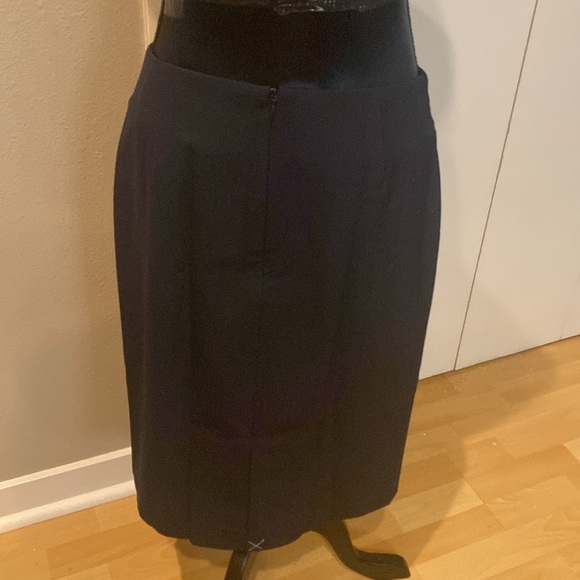 Lands End Outfitters new basic black skirt. Size 6 - Picture 2 of 6